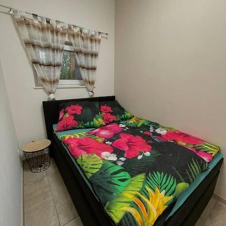 Gartenwohnung Mit Terrasse Und Parkplatz Грац Екстериор снимка