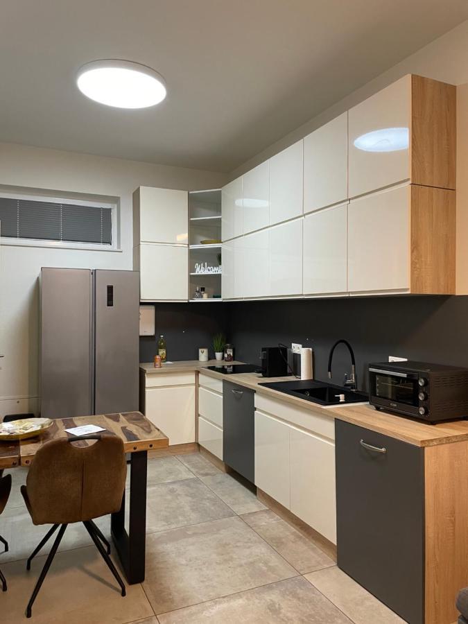 Gartenwohnung Mit Terrasse Und Parkplatz Грац Екстериор снимка